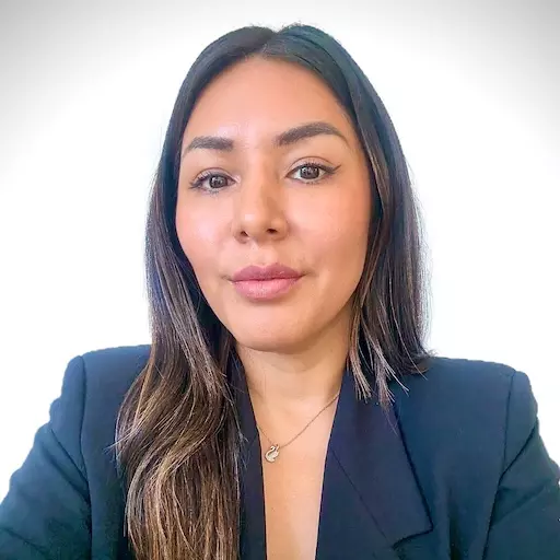 Portrait of Cristina Neyra, co-founder of Pachamamas Travel